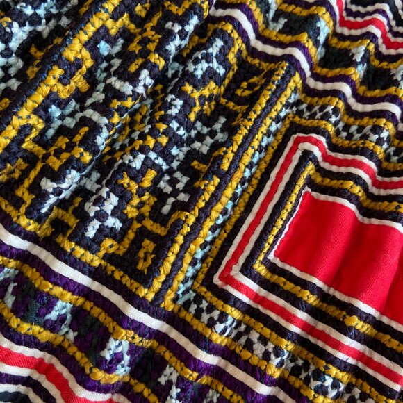 Tribal Hmong Skirt - DOSA INJIRI - Picture 3 of 6